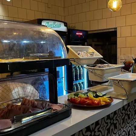 Safestay Presidential Palace Братислава