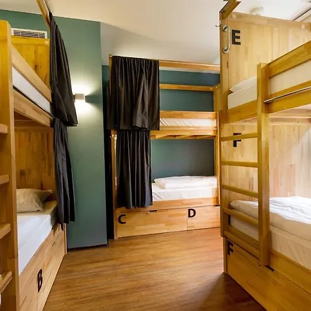 Хостел Safestay Presidential Palace