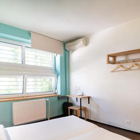 Safestay Presidential Palace * Братислава