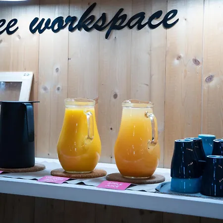 Safestay Presidential Palace Братислава