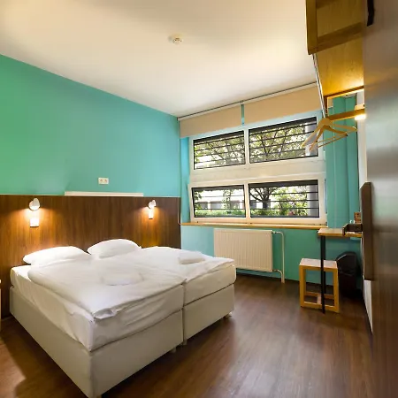 Safestay Presidential Palace Хостел