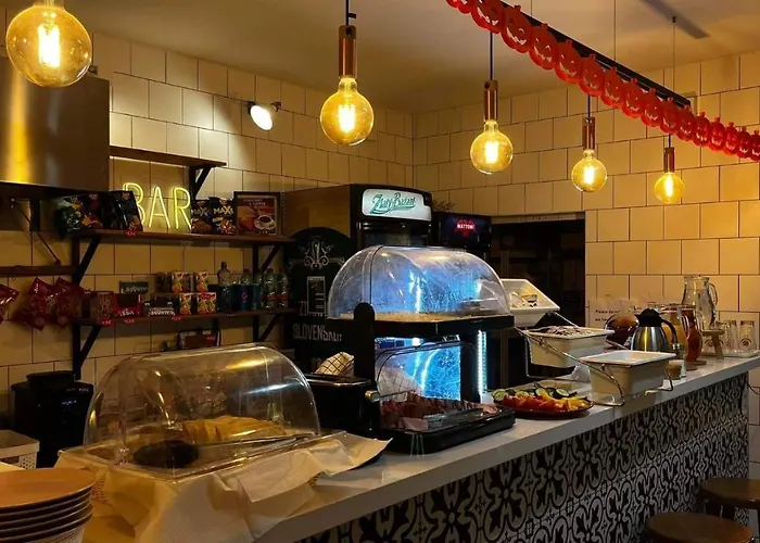 Safestay Presidential Palace Hostel *