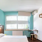 旅馆 Safestay Presidential Palace 布拉迪斯拉发